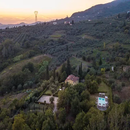 In Tuscany With Pool And Lucca Views *
