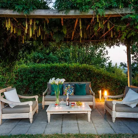 In Tuscany With Pool And Lucca Views