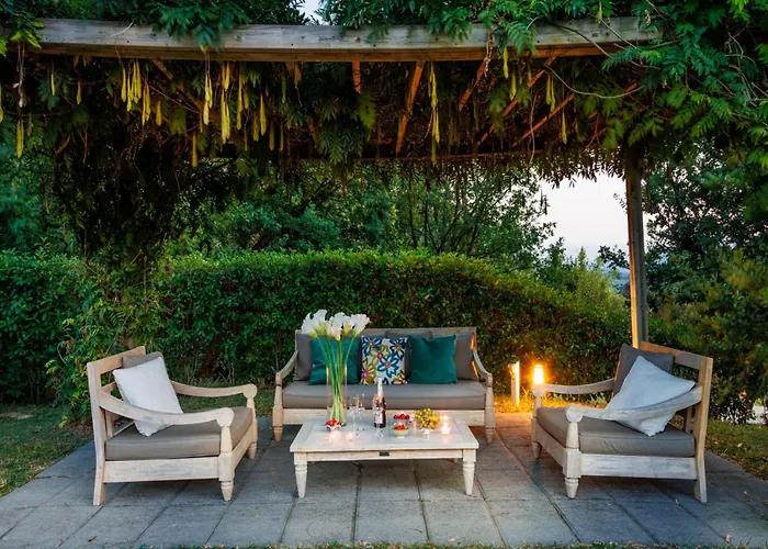 In Tuscany With Pool And Lucca Views